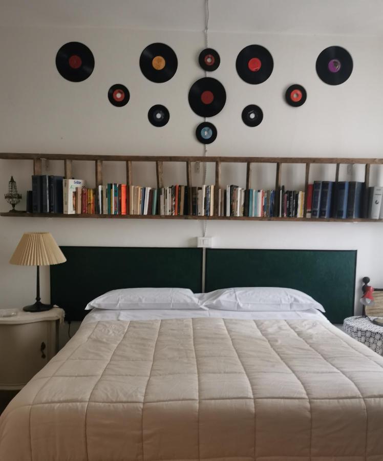B&B Lamagia Di Corte Moronati 西尔米奥奈 外观 照片